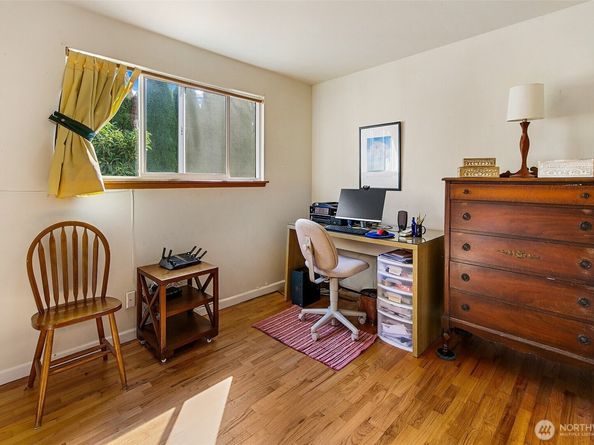 12102 10th Avenue SW, Burien WA 98146