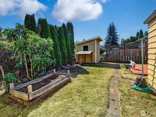 12102 10th Avenue SW, Burien WA 98146