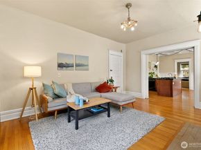 1812 16th Avenue 1, Seattle WA 98122