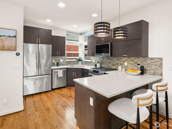 2420 A NW 61st Street, Seattle WA 98107