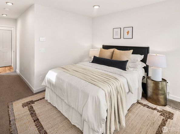 2420 A NW 61st Street, Seattle WA 98107