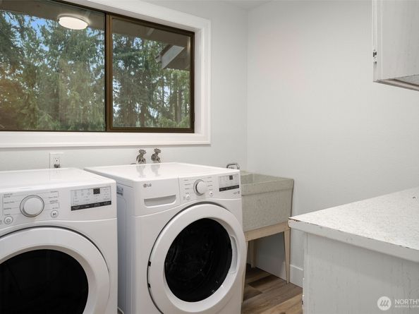 21812 SE 28th Street, Sammamish WA 98075