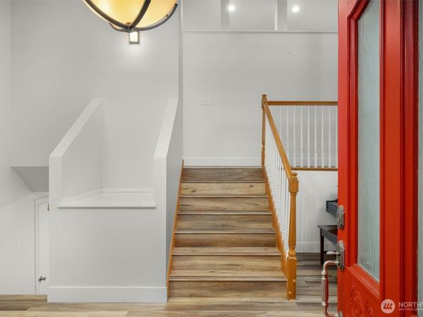 21812 SE 28th Street, Sammamish WA 98075