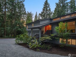 21812 SE 28th Street, Sammamish WA 98075