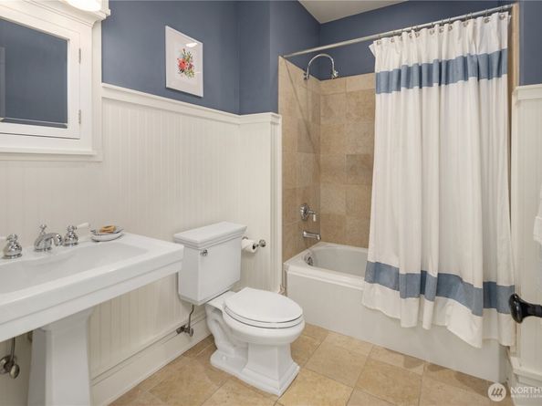 10218 Affirmed Lane NE, Bainbridge Island WA 98110