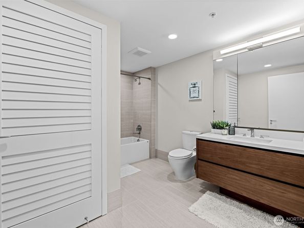 121 Stewart Street 2204, Seattle WA 98101