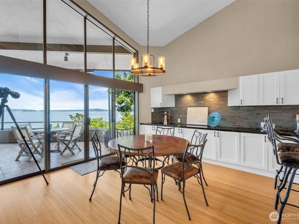 7019 47th Avenue SW 18, Seattle WA 98136