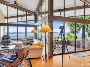 7019 47th Avenue SW 18, Seattle WA 98136