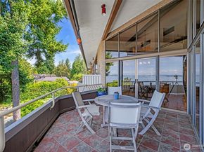7019 47th Avenue SW 18, Seattle WA 98136
