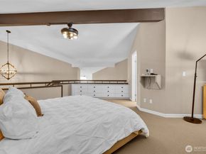 7019 47th Avenue SW 18, Seattle WA 98136
