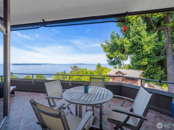 7019 47th Avenue SW 18, Seattle WA 98136