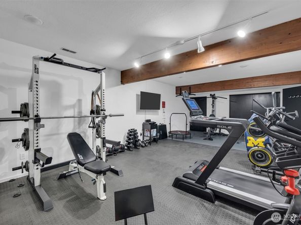 7019 47th Avenue SW 18, Seattle WA 98136