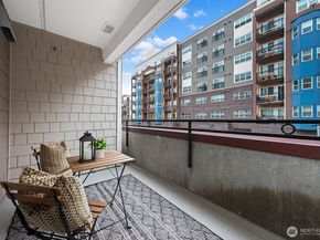 1525 NW 57th Street 216, Seattle WA 98107