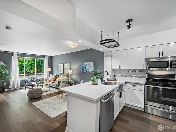 1525 NW 57th Street 216, Seattle WA 98107