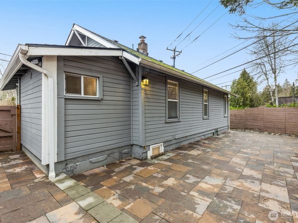 9728 23rd Avenue NE, Seattle WA 98115