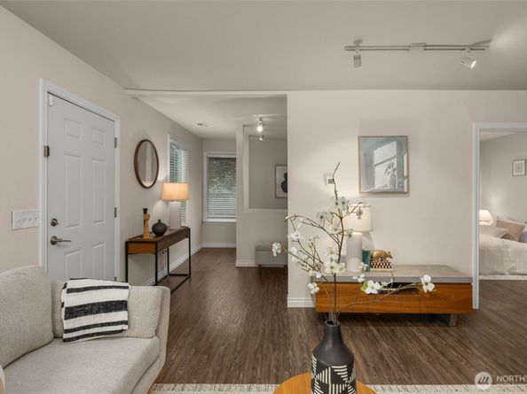 9728 23rd Avenue NE, Seattle WA 98115