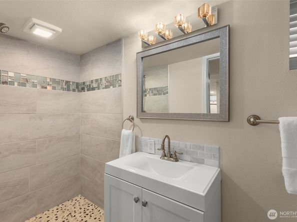 9728 23rd Avenue NE, Seattle WA 98115