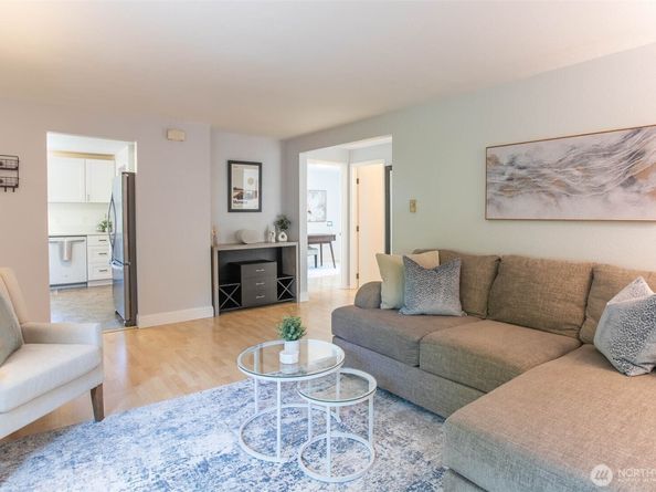 7169 18th Avenue SW, Seattle WA 98106