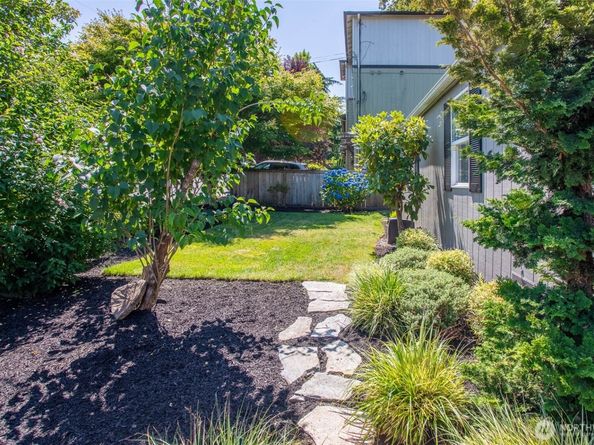 7169 18th Avenue SW, Seattle WA 98106