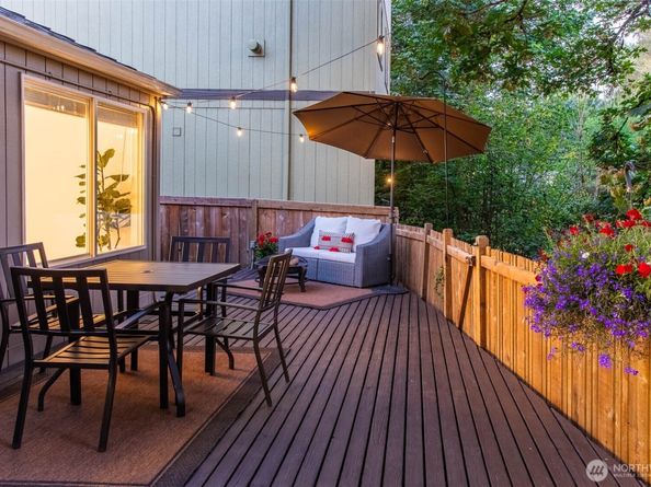 7169 18th Avenue SW, Seattle WA 98106