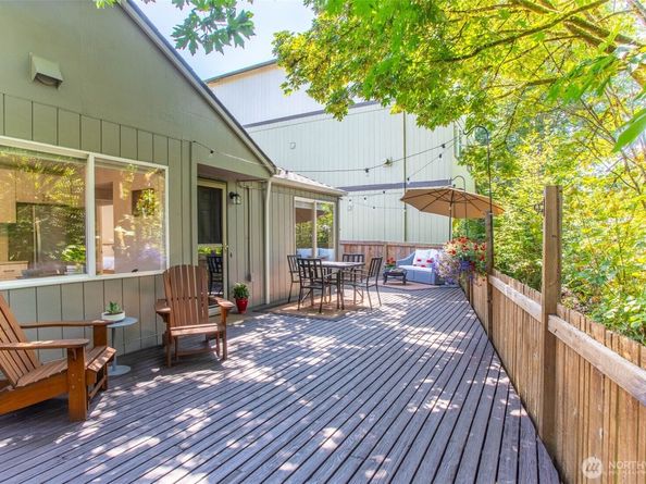 7169 18th Avenue SW, Seattle WA 98106
