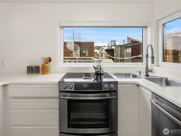 2031 Fairview Avenue E E, Seattle WA 98102