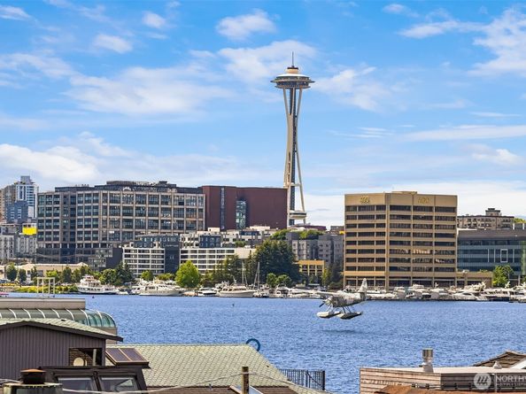 2031 Fairview Avenue E E, Seattle WA 98102