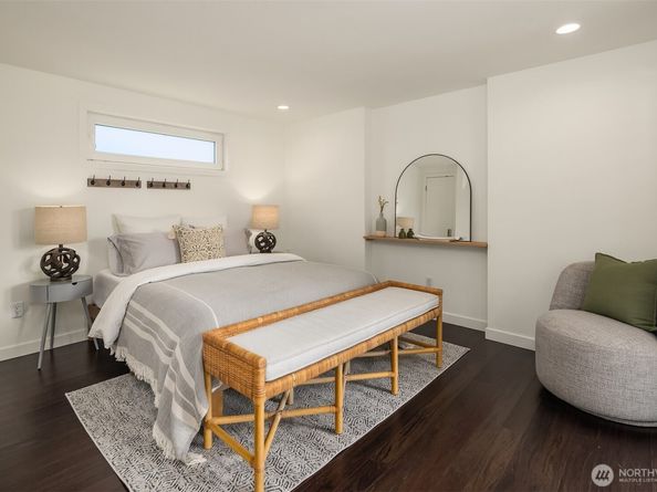 2031 Fairview Avenue E E, Seattle WA 98102