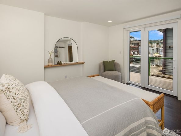 2031 Fairview Avenue E E, Seattle WA 98102