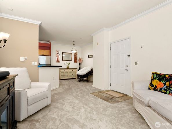 801 Rainier Avenue N F331, Renton WA 98057