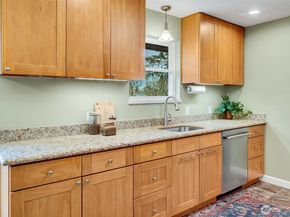 9615 58th Avenue S, Seattle WA 98118