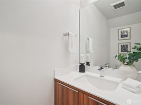 917 NW 52nd Street C, Seattle WA 98107