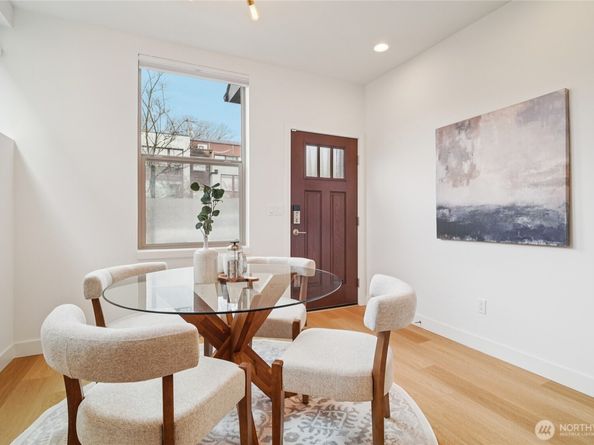 917 NW 52nd Street C, Seattle WA 98107
