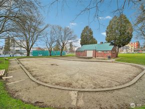 917 NW 52nd Street C, Seattle WA 98107