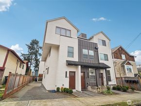 917 NW 52nd Street C, Seattle WA 98107