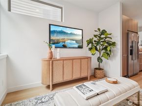 917 NW 52nd Street C, Seattle WA 98107