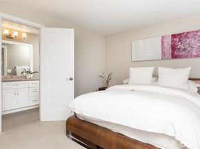 6304 110th Avenue NE, Kirkland WA 98033