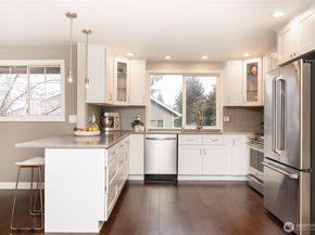 6304 110th Avenue NE, Kirkland WA 98033