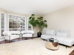 6304 110th Avenue NE, Kirkland WA 98033