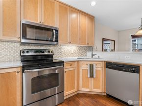 562 Elma Avenue NE, Renton WA 98059