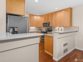 562 Elma Avenue NE, Renton WA 98059