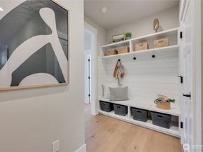 18421 Meridian Avenue SE CR 27, Bothell WA 98012