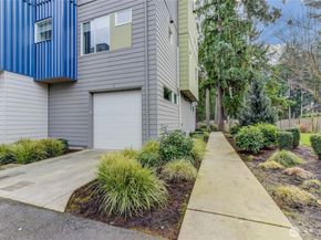 7629 NE 122nd Court 1, Kirkland WA 98034