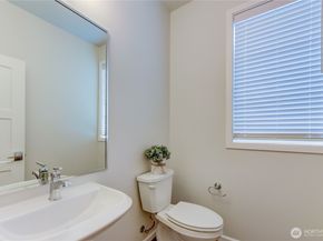 7629 NE 122nd Court 1, Kirkland WA 98034