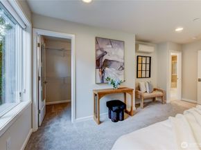 7629 NE 122nd Court 1, Kirkland WA 98034