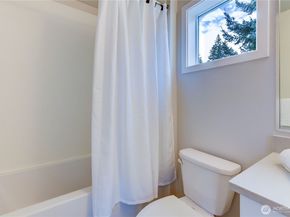 7629 NE 122nd Court 1, Kirkland WA 98034