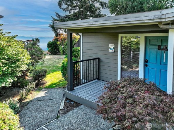 9003 NE Juanita Lane, Kirkland WA 98034