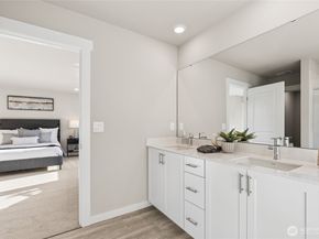 1124 Clearwater Way SE 53, North Bend WA 98045