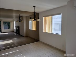 11755 Greenwood Avenue N 203, Seattle WA 98133