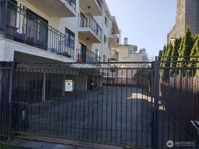 11755 Greenwood Avenue N 203, Seattle WA 98133